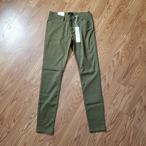 {Celebrity Pink} Green Skinny Jeans NWT